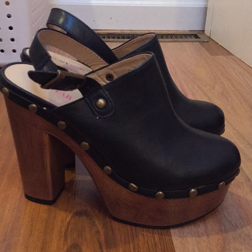 Just fab clogs